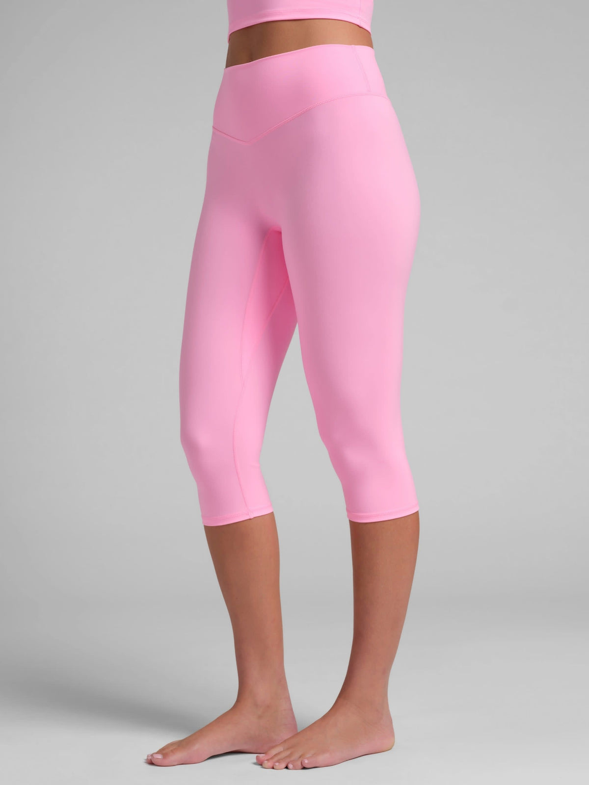 ComfrtCore 2.0 High-Waist Capri 18" - Short Knee Length Capri