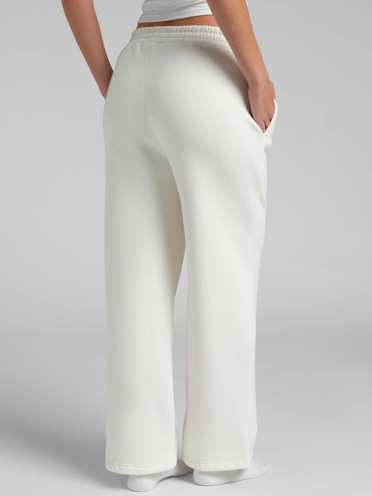 Minimalist Straight Leg Sweatpants - Short