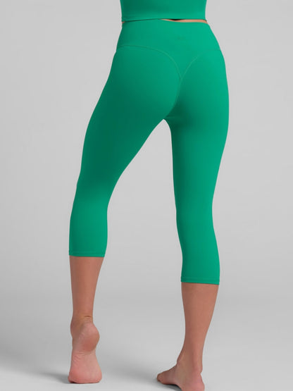 ComfrtCore 2.0 High-Waist Capri 18" - Short Knee Length Capri