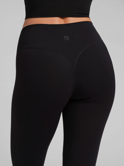 ComfrtCore 2.0 High-Waist Capri 18" - Short Knee Length Capri