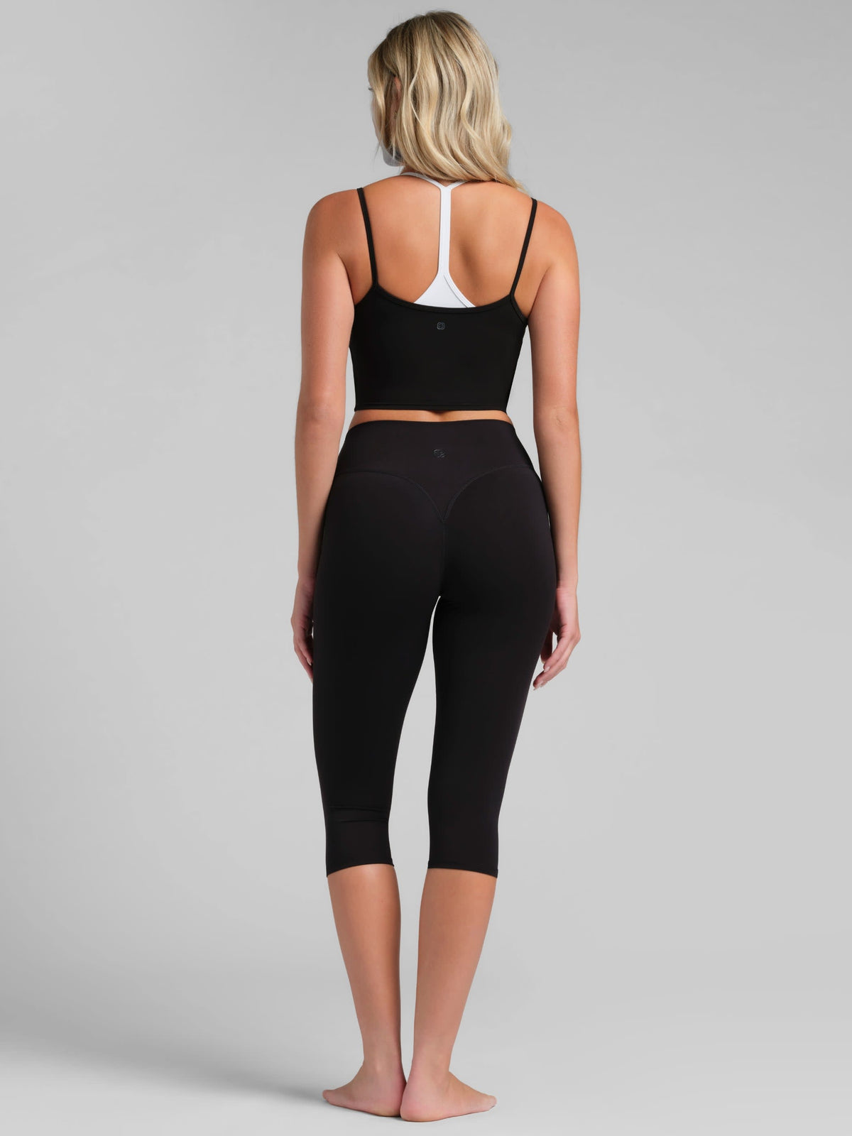 ComfrtCore 2.0 High-Waist Capri 18" - Short Knee Length Capri