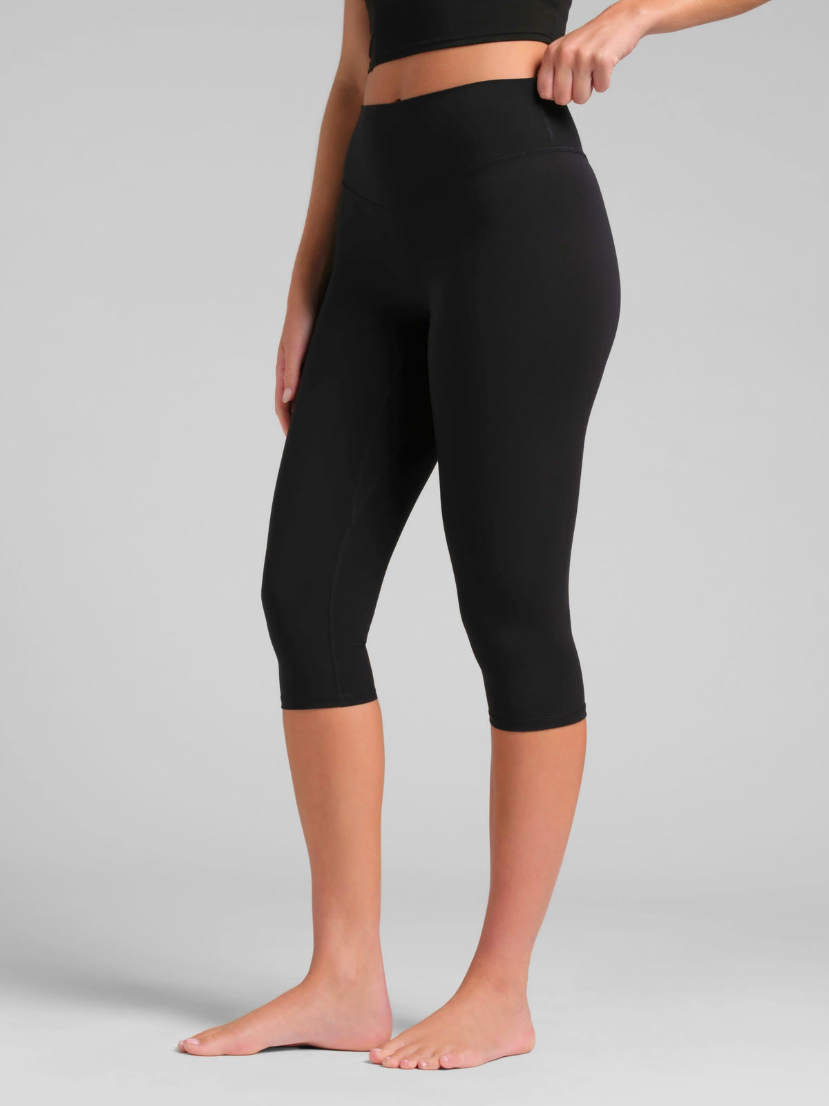 ComfrtCore 2.0 High-Waist Capri 18" - Short Knee Length Capri