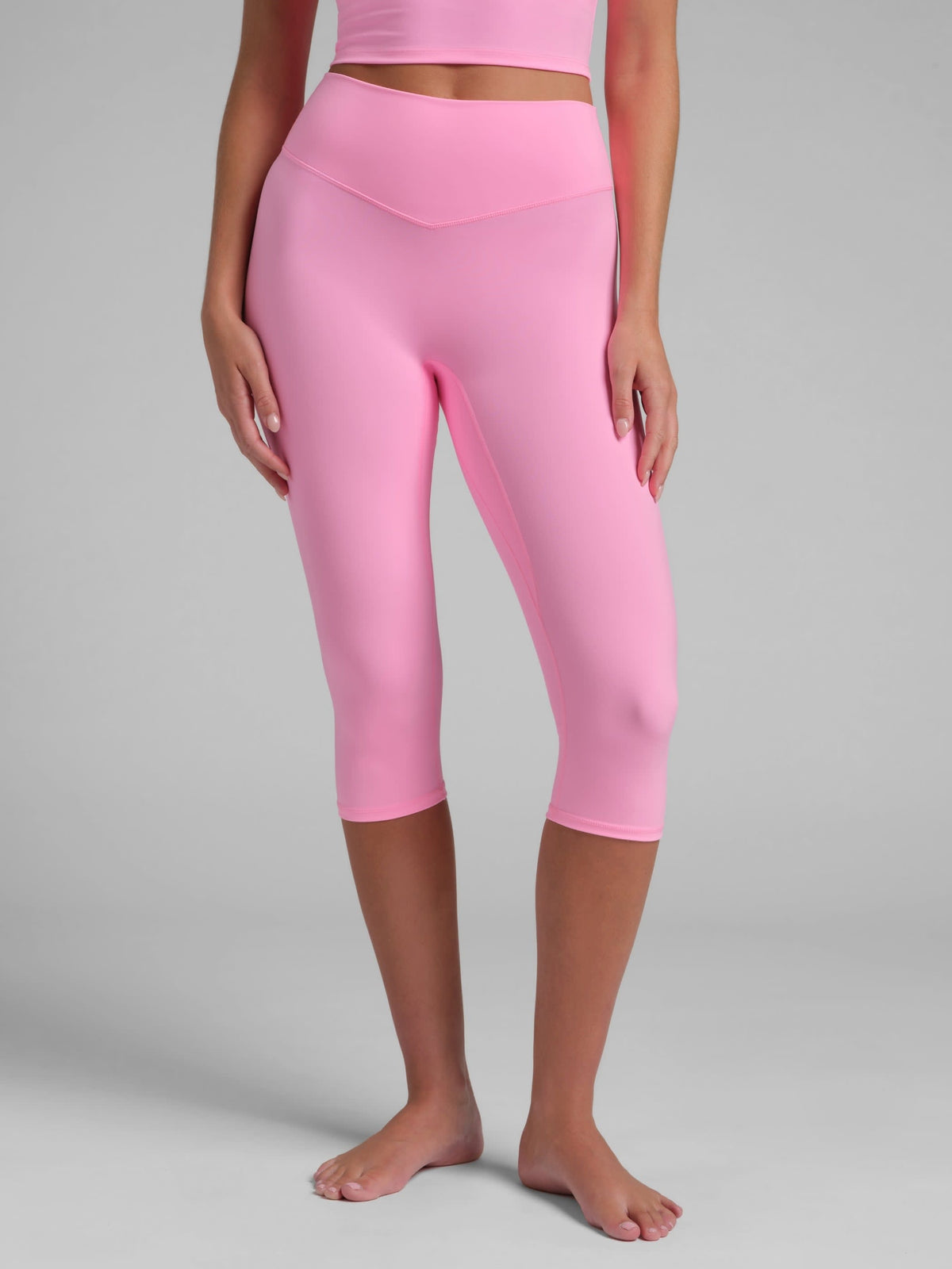 ComfrtCore 2.0 High-Waist Capri 18" - Short Knee Length Capri