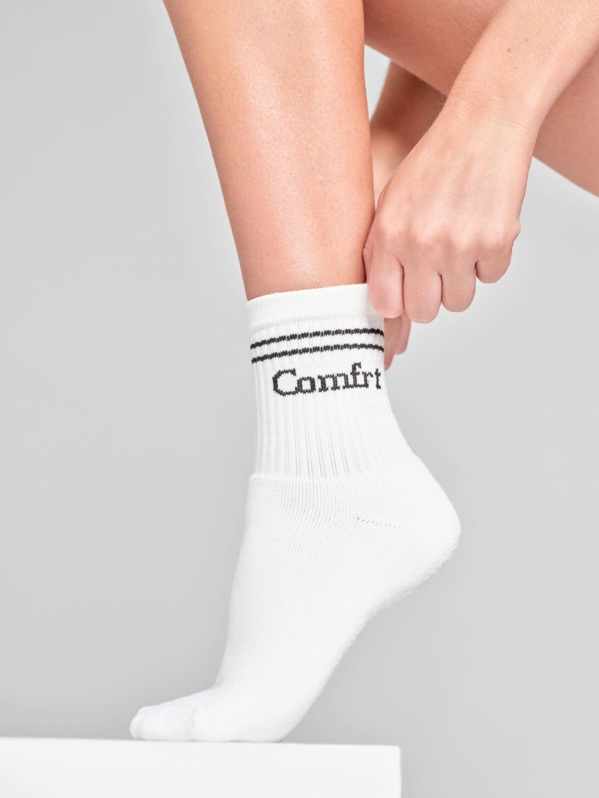 Stripe Trim Ankle Socks - Athletic Socks